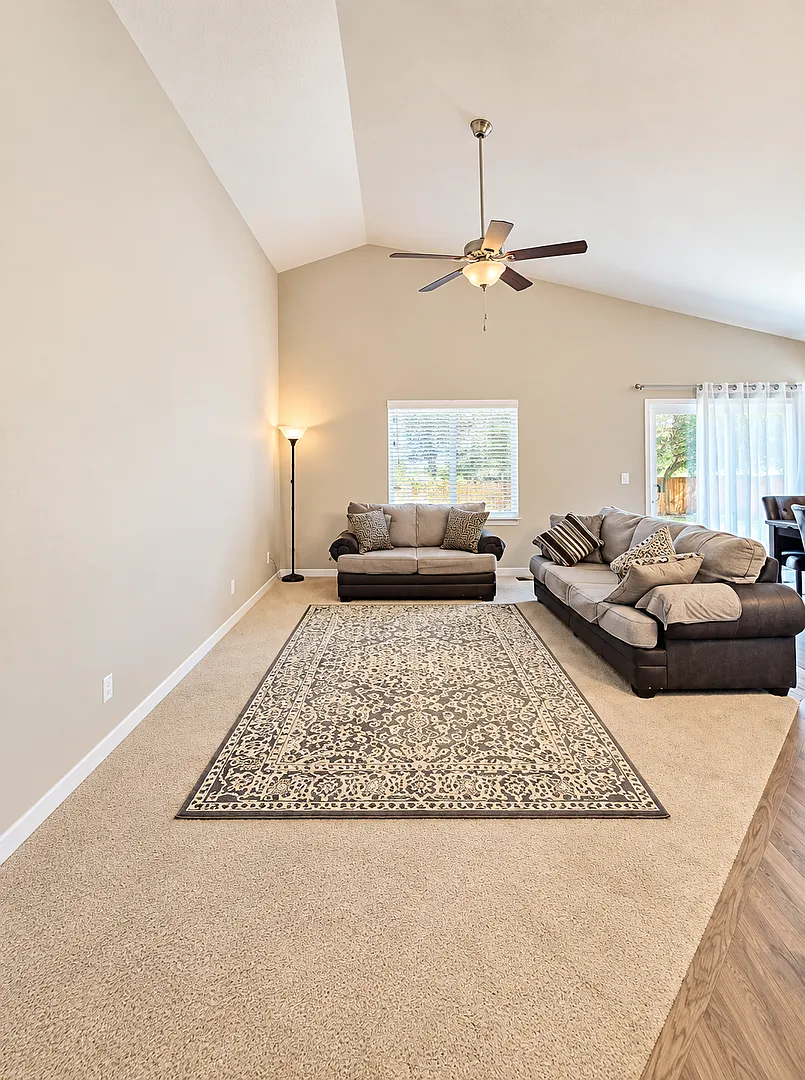 Spacious 5-Bedroom Home with Finished Basement, Fenced Yard & Move-In Special! — Photo 2