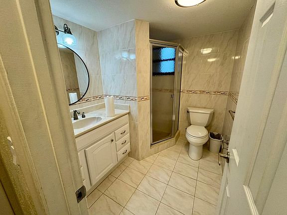 5th image of 2401 S Ocean Drive #605