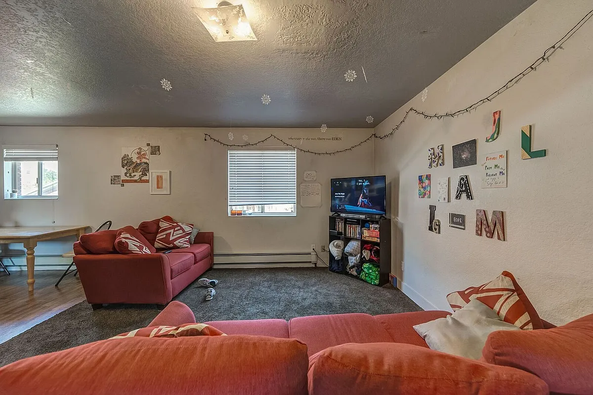Building Photo - 553 N 700 E #1
