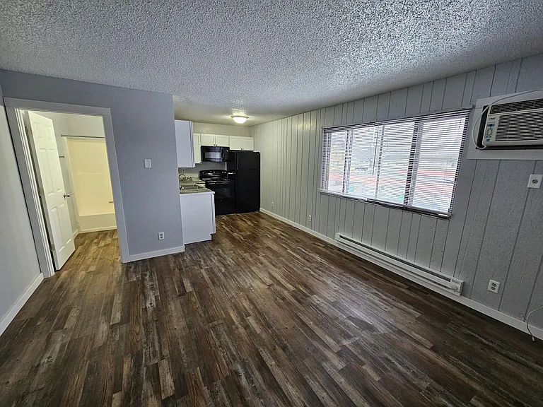 514 10th St N #2 — Photo 2
