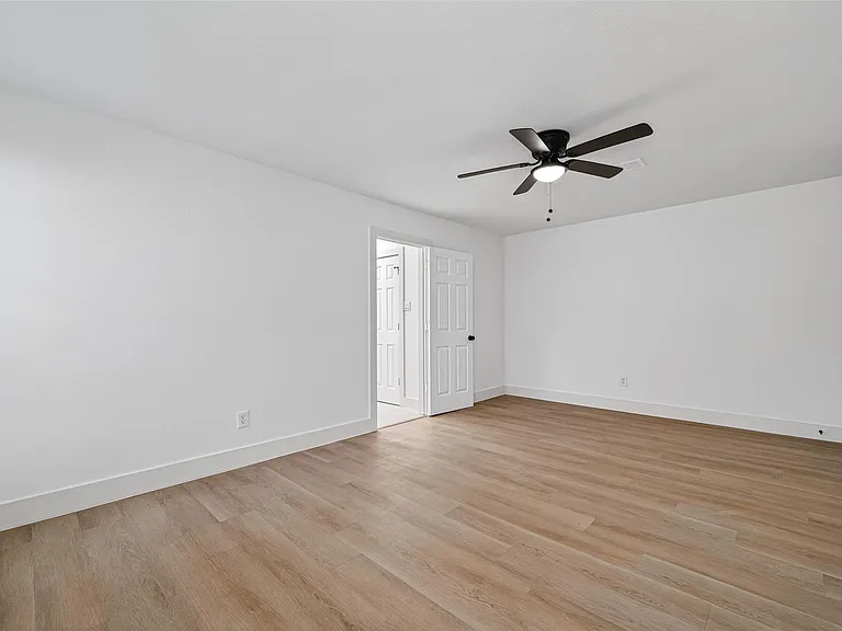 1834 Shadow Rock Dr — Photo 33