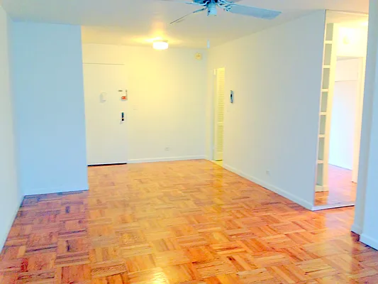 Sold by Manhattan Boutique Real Estate | media 10