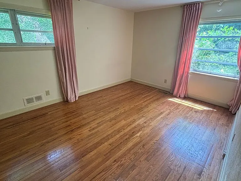 21 Red Bird Rd — Photo 7