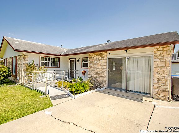 4th image of 7122 Woodgate Dr