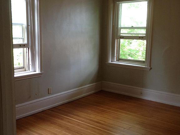4th image of 437 Linwood Ave