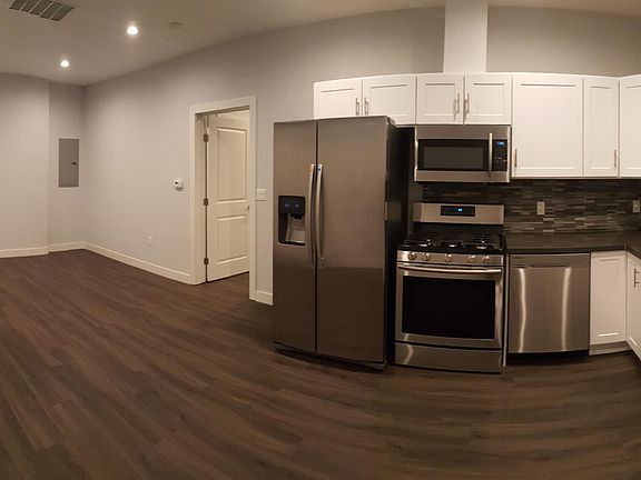 3rd image of 6039 Craner Ave #103