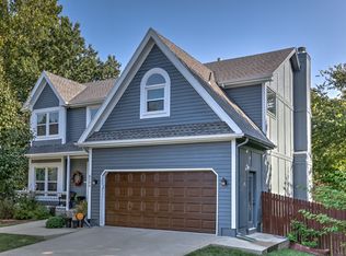 8306 NW 82nd St, Kansas City, MO 64152