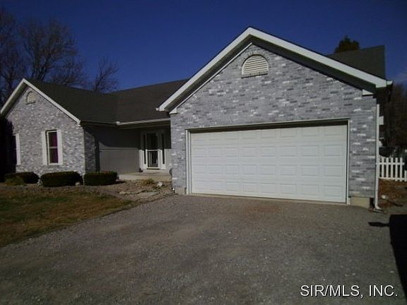 3rd image of 306 Dolce St