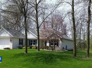 1885 Greenbriar Trl, Oshkosh, WI 54904