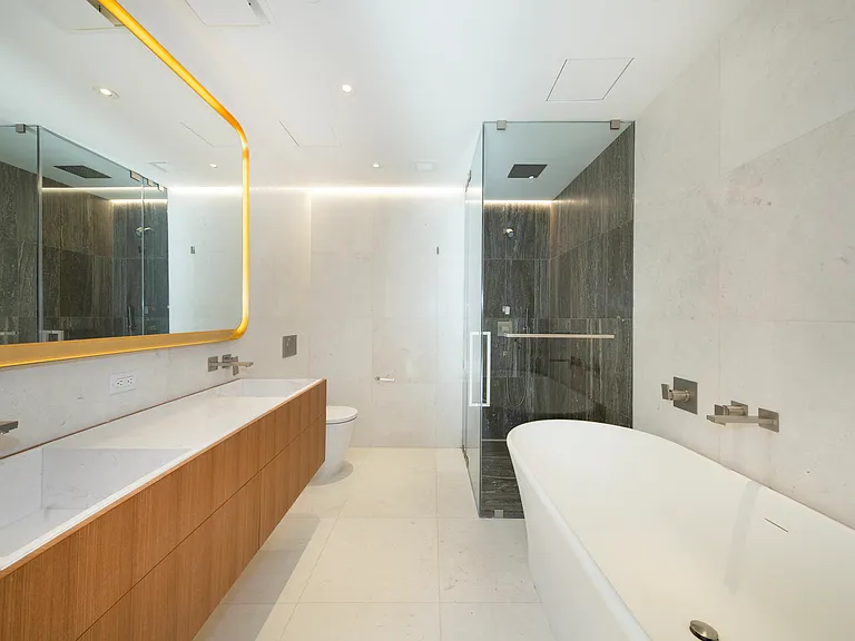 75 Kenmare St #4D — Photo 10