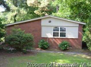 5403 Williamsburgh Dr, Fayetteville, NC 28304