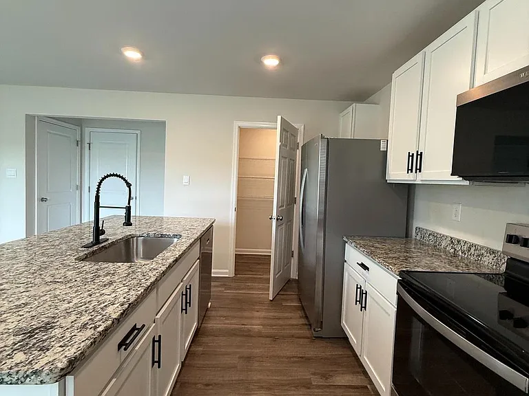 223 Orpington Dr — Photo 9