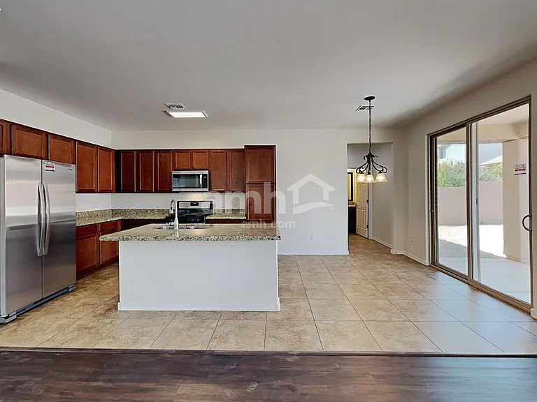 136 W Camino Fuste — Photo 3