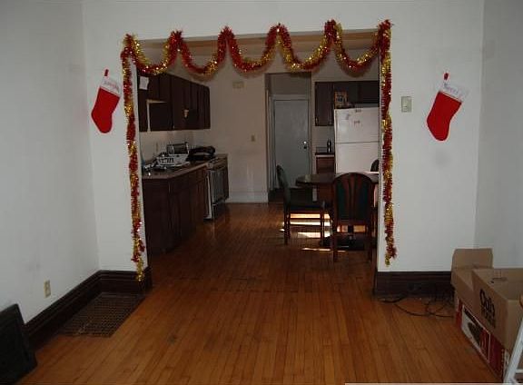3rd image of 2511 35th Ave S