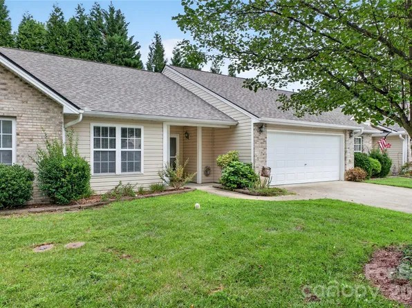 123 Lanceford Cir, Fletcher, NC 28732