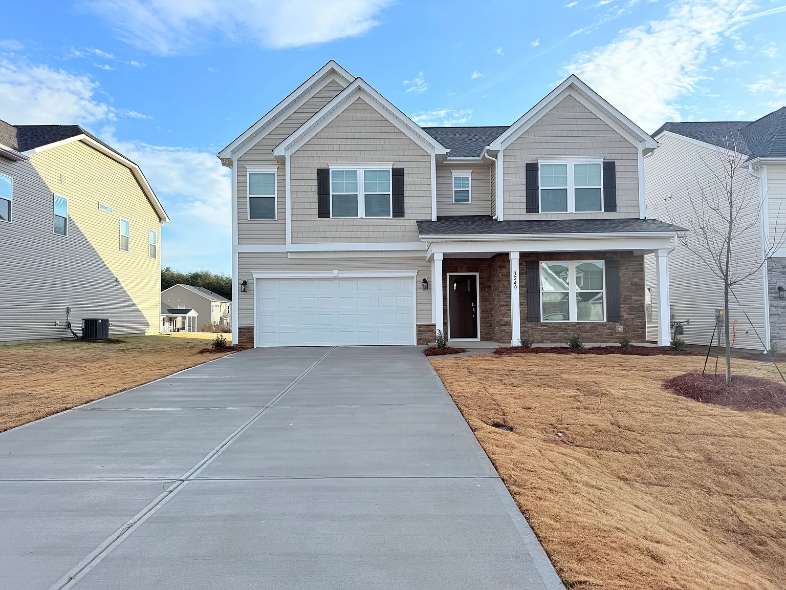 5 bed, 3.5 bath, 3200 sqft, $3,000 — Photo 1