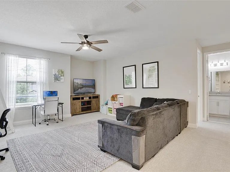8414 Vivaro Isle Way — Photo 23