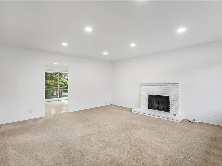 3225 Briggs Ave #F - 2 bedroom / 2 bathroom — Photo 3