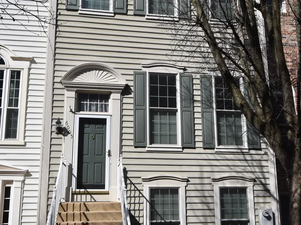 6005 Ricketts Walk, Alexandria, VA 22312