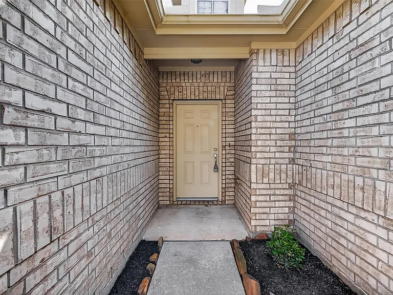 9118 Cavalier Ln — Photo 5