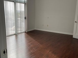 5605 Gentry Ave APT 402, Valley Village, CA 91607