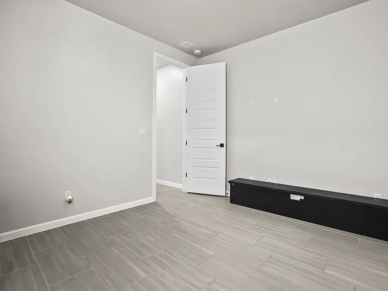 257 Staffs Way — Photo 22