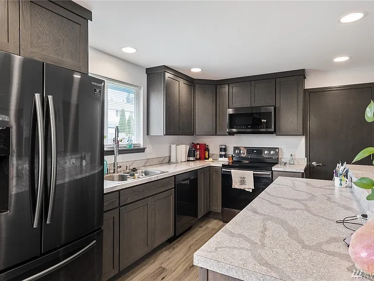 18232 SE 262nd Pl — Photo 9