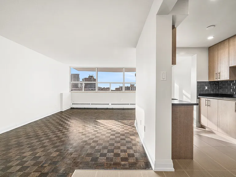 35 Esterbrooke Ave — Photo 17
