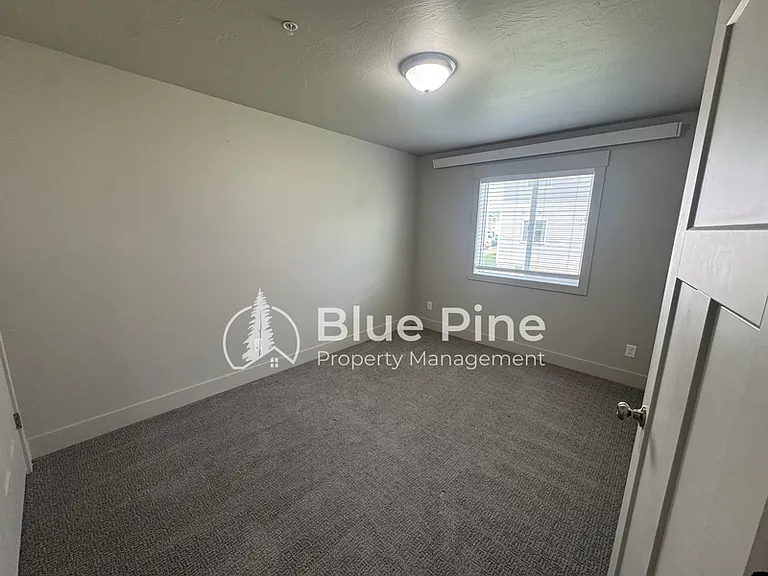 3570 Colt Cir #6 — Photo 7