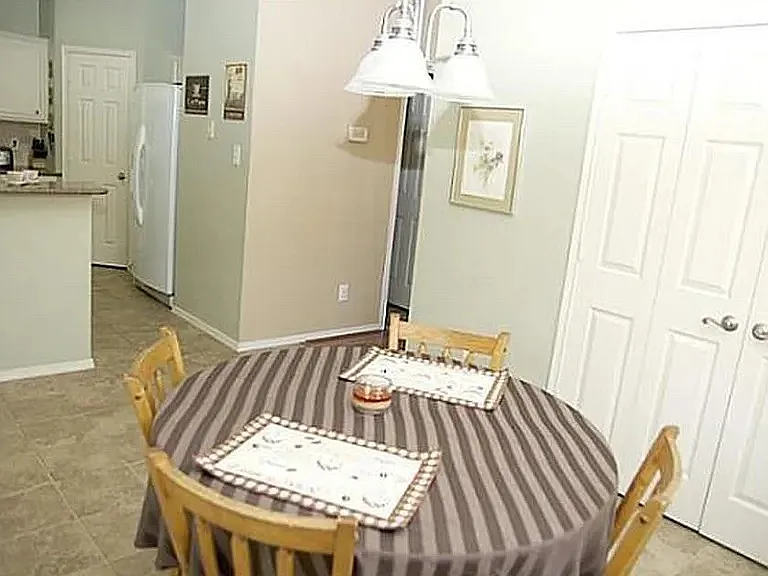 7900 Squire Ln — Photo 6