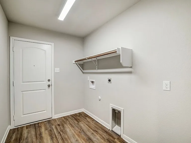 3031 Dade Loop — Photo 12