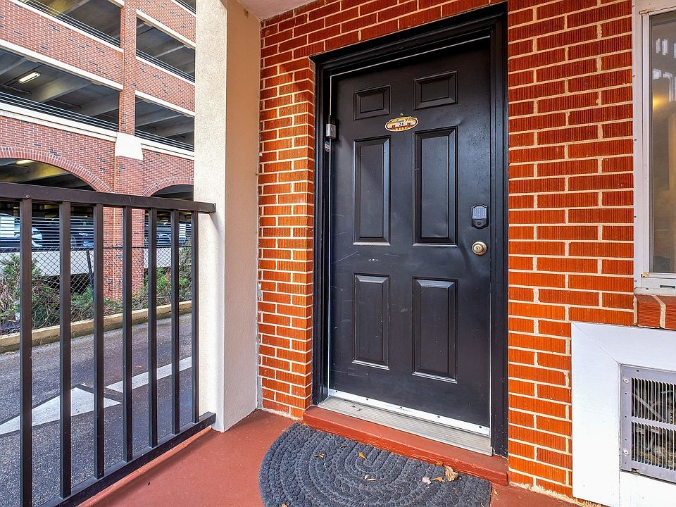 1st image of 405 Dunwoody St APT 24