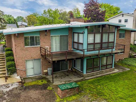 4th image of 678 Cumberland Dr