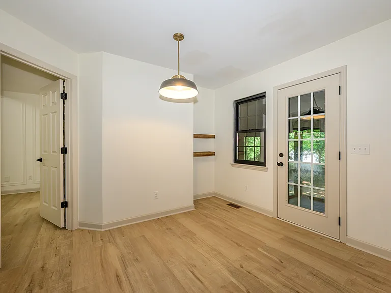 7802 Pinetuck Ln — Photo 3