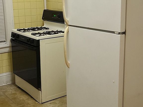 3rd image of 2756 27th St APT 2L