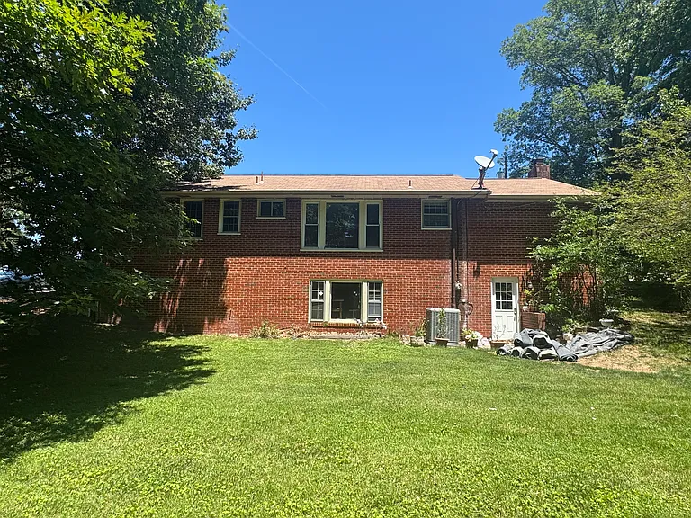9501 Bonnie Dale Rd — Photo 16