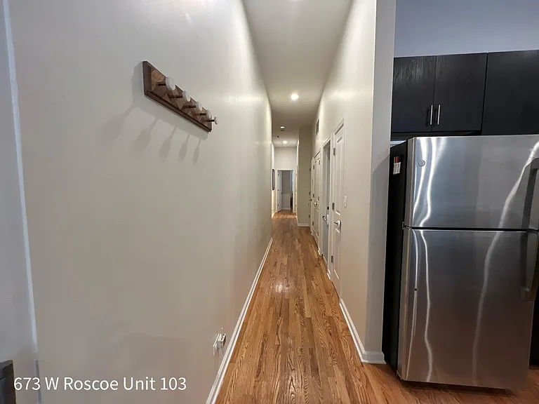 673 W. Roscoe St. — Photo 9