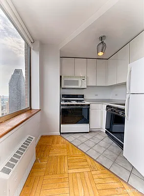 Rented by Halstead Real Estate | media 2
