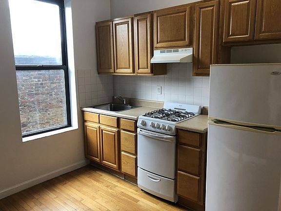 4th image of 126 Saint Marks Pl APT 17