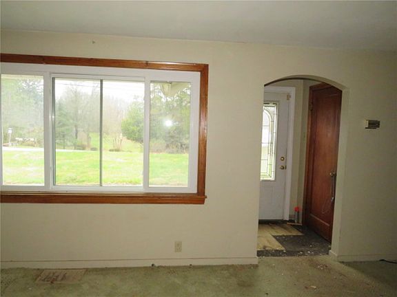 5th image of 1878 Bakerstown Rd