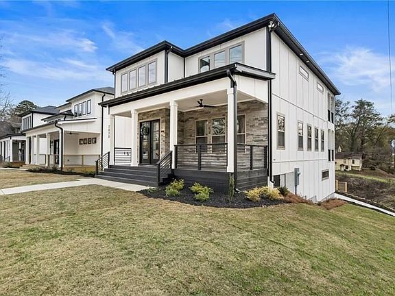 5th image of 2030 Cambridge Ave