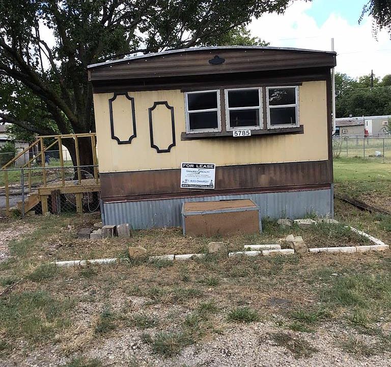 2nd image of 5785 Lesli Ln