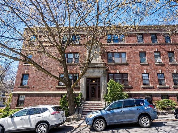 2nd image of 6 Lanark Rd APT 1