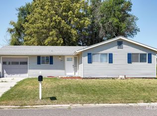 433 Mountain View Dr, Marsing, ID 83639