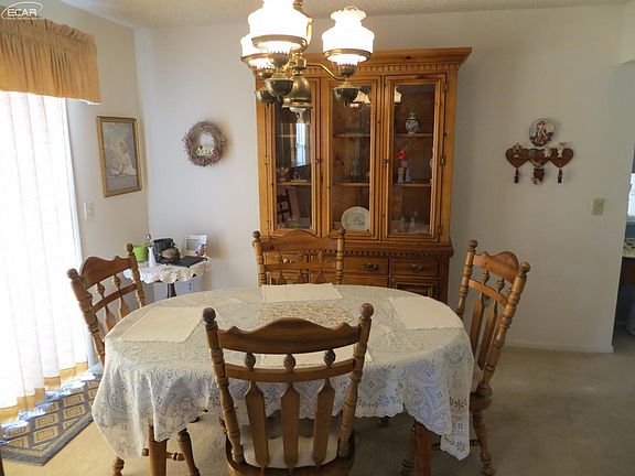 3rd image of 4224 Manor Dr