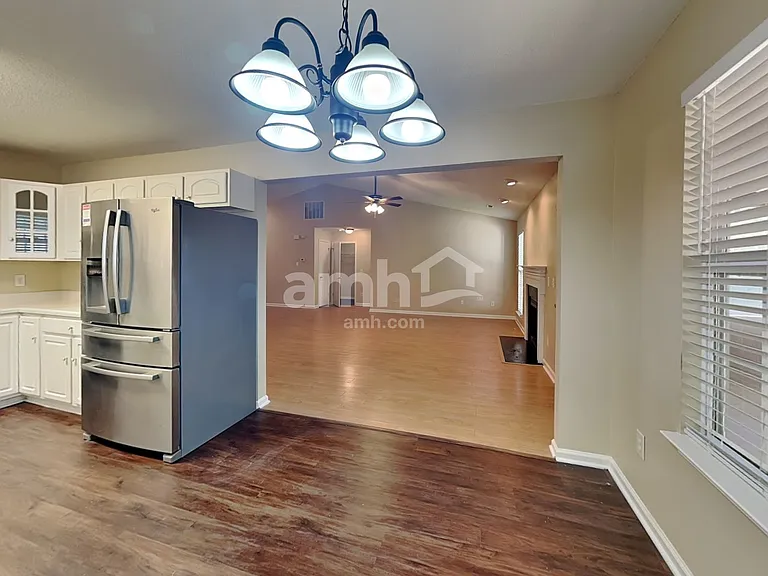 555 Whistling Swan Dr — Photo 7