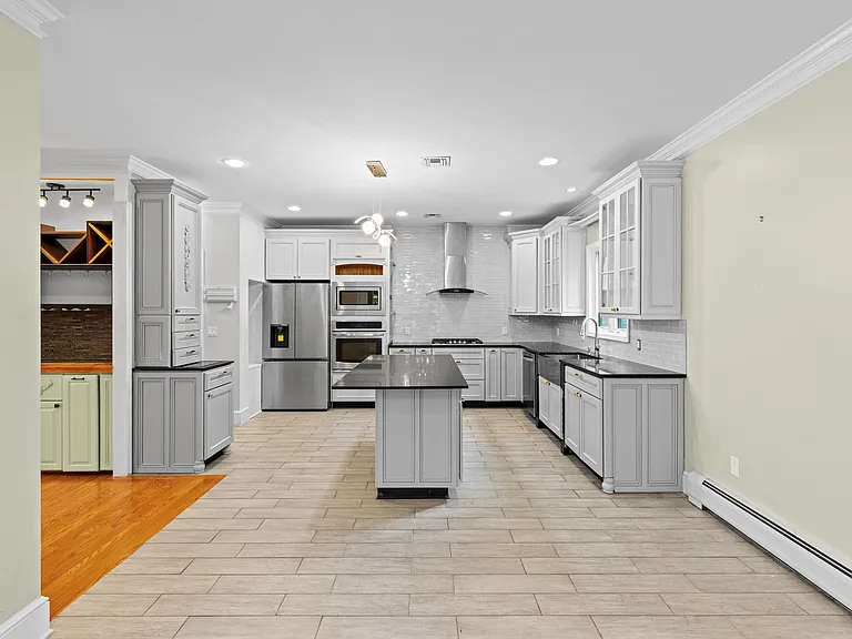40 E Oakdene Ave #B — Photo 11