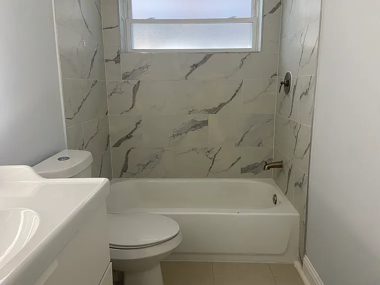 Mapleton Dr — Photo 9