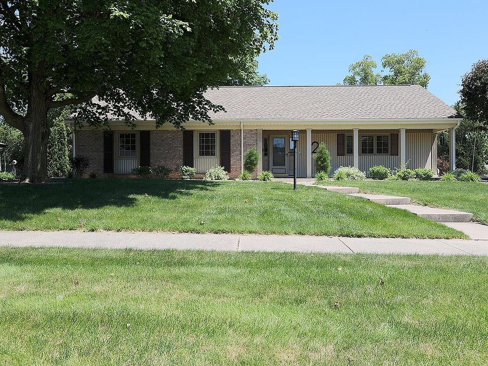 1st image of 2 Stone Ridge Dr