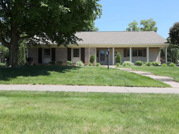 2 Stone Ridge Dr, Huntington, IN 46750